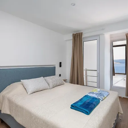 Duplex Laurentis - Private Pool - Beachfront - Newly Built Stanici