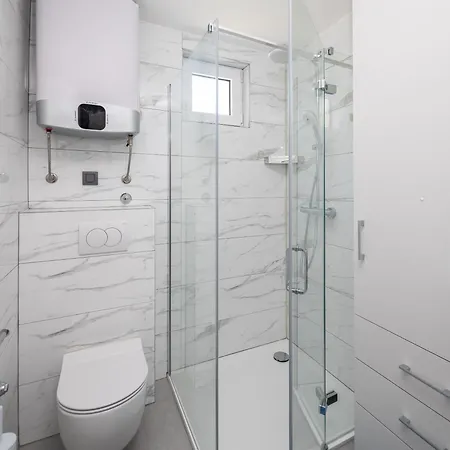 Duplex Laurentis - Private Pool - Beachfront - Newly Built Villa Stanici