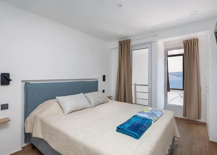 Duplex Laurentis - Private Pool - Beachfront - Newly Built Stanici