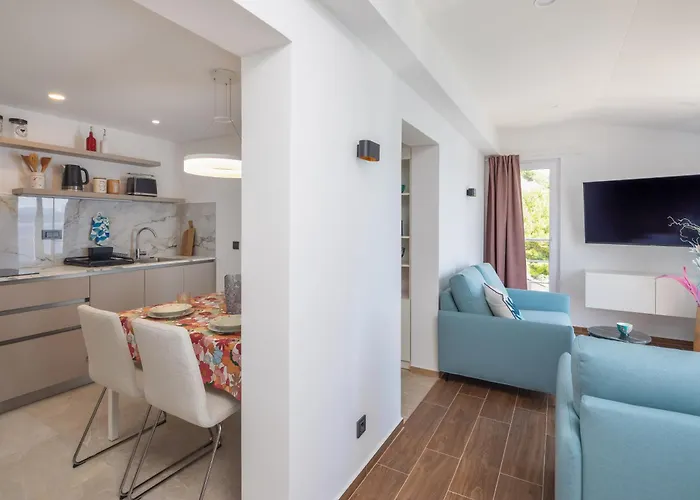 Вилла Duplex Laurentis - Private Pool - Beachfront - Newly Built Stanici