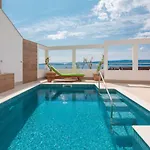 Вилла Duplex Laurentis - Private Pool - Beachfront - Newly Built