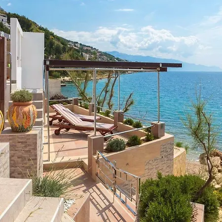 Villa Duplex Laurentis - Private Pool - Beachfront - Newly Built Stanici