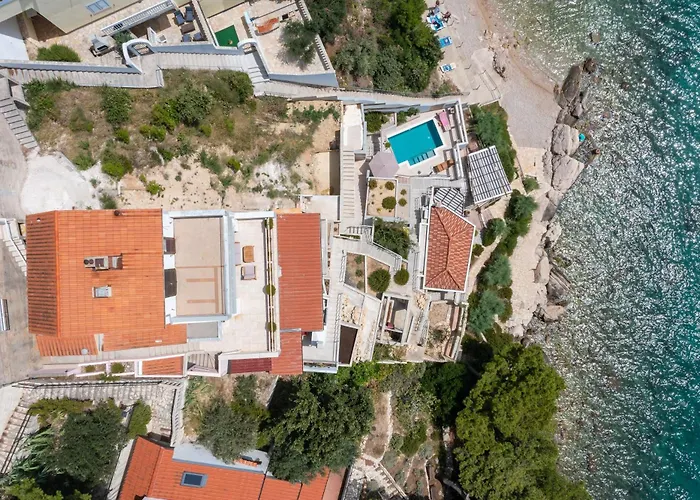Duplex Laurentis - Private Pool - Beachfront - Newly Built Villa Stanići